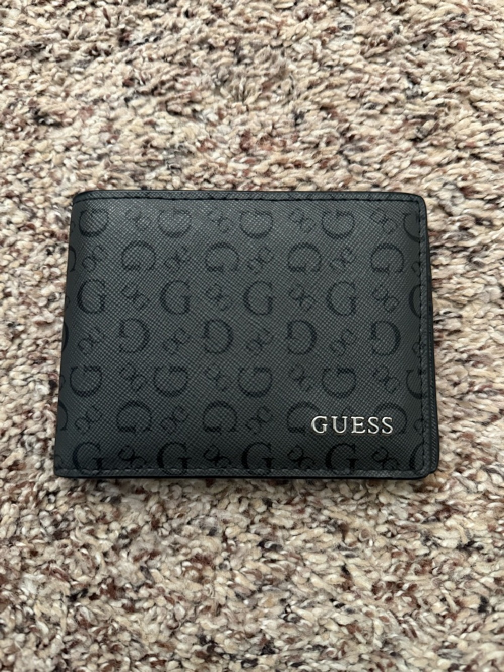 GUESS Men's Black Logo Print Bi-Fold Wallet